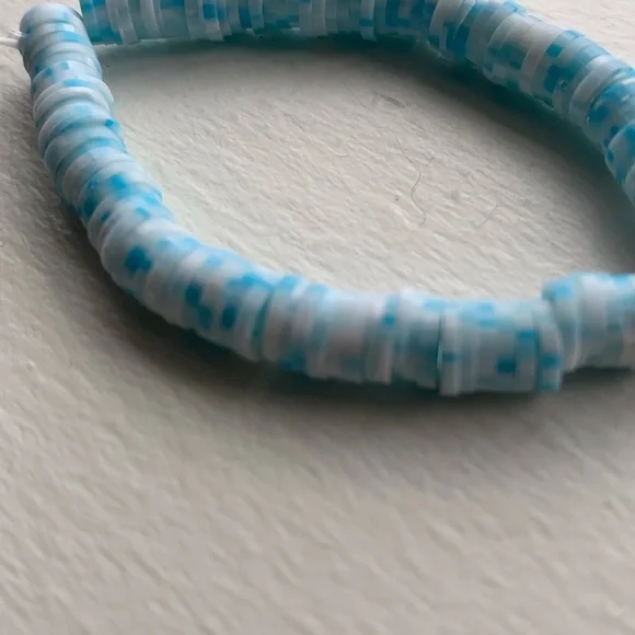 Handmade clay bead blue/white smile bead stretchy - Picture 4 of 4
